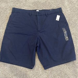 NWT Gap 10” Essential Khaki Short